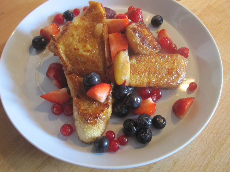 Empty the fridge - Verloren brood met vers fruit