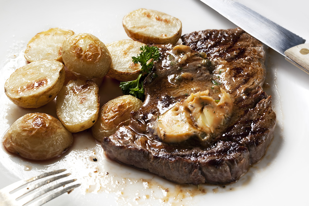 Empty the fridge - Steak met ansjovisboter