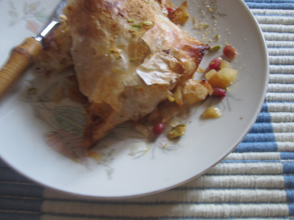 Empty the Fridge - Filodeeg samosas met appeltjes en granaatappel