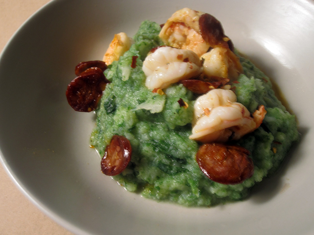 Empty the fridge - Bloemkool spinazie puree met garnalen en chorizo