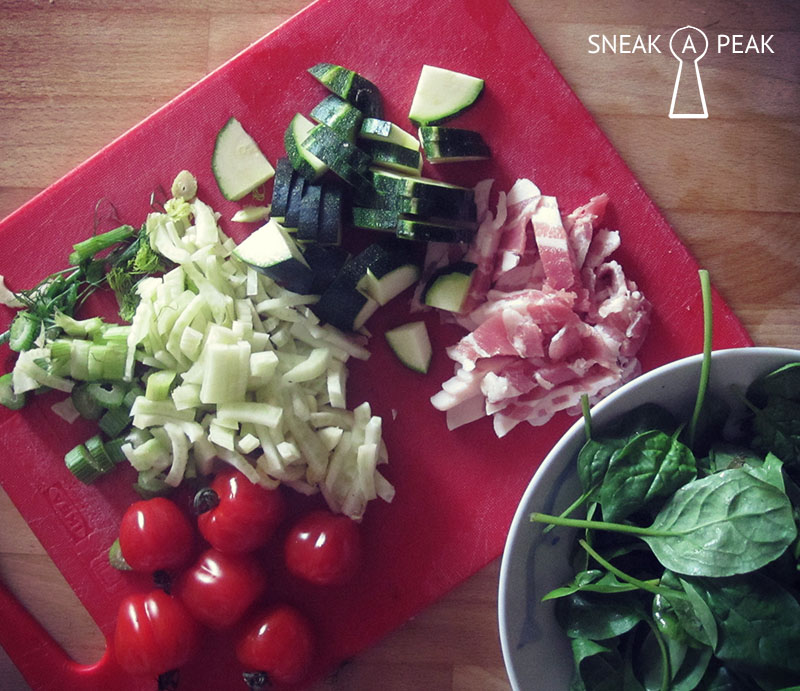 Pasta met spek, venkel, courgette, spinazie en tomaten