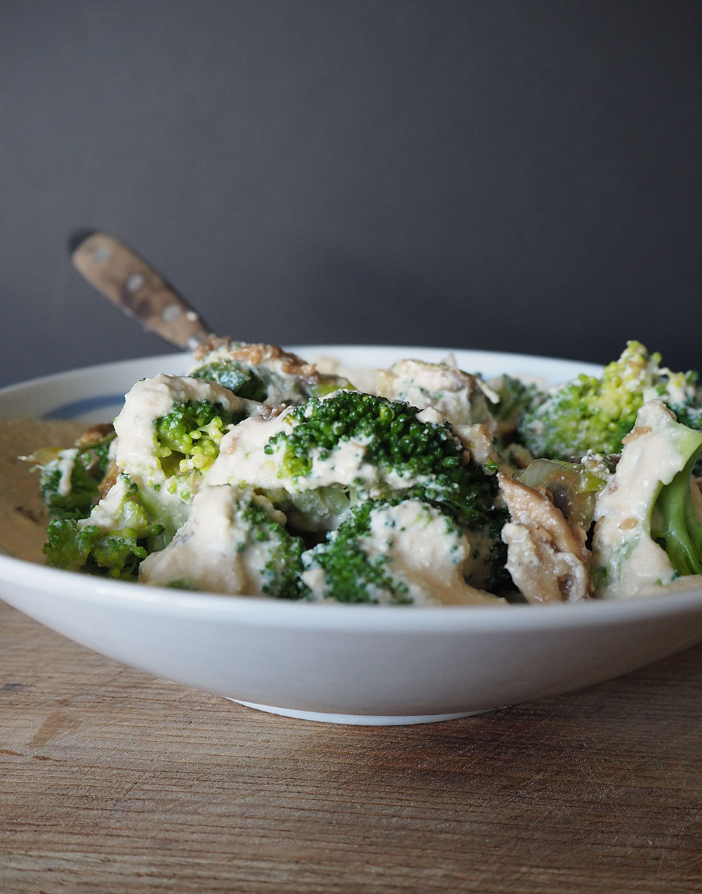 Empty the Fridge - Quiche van brocolli sesam en tofu met quinoa korst