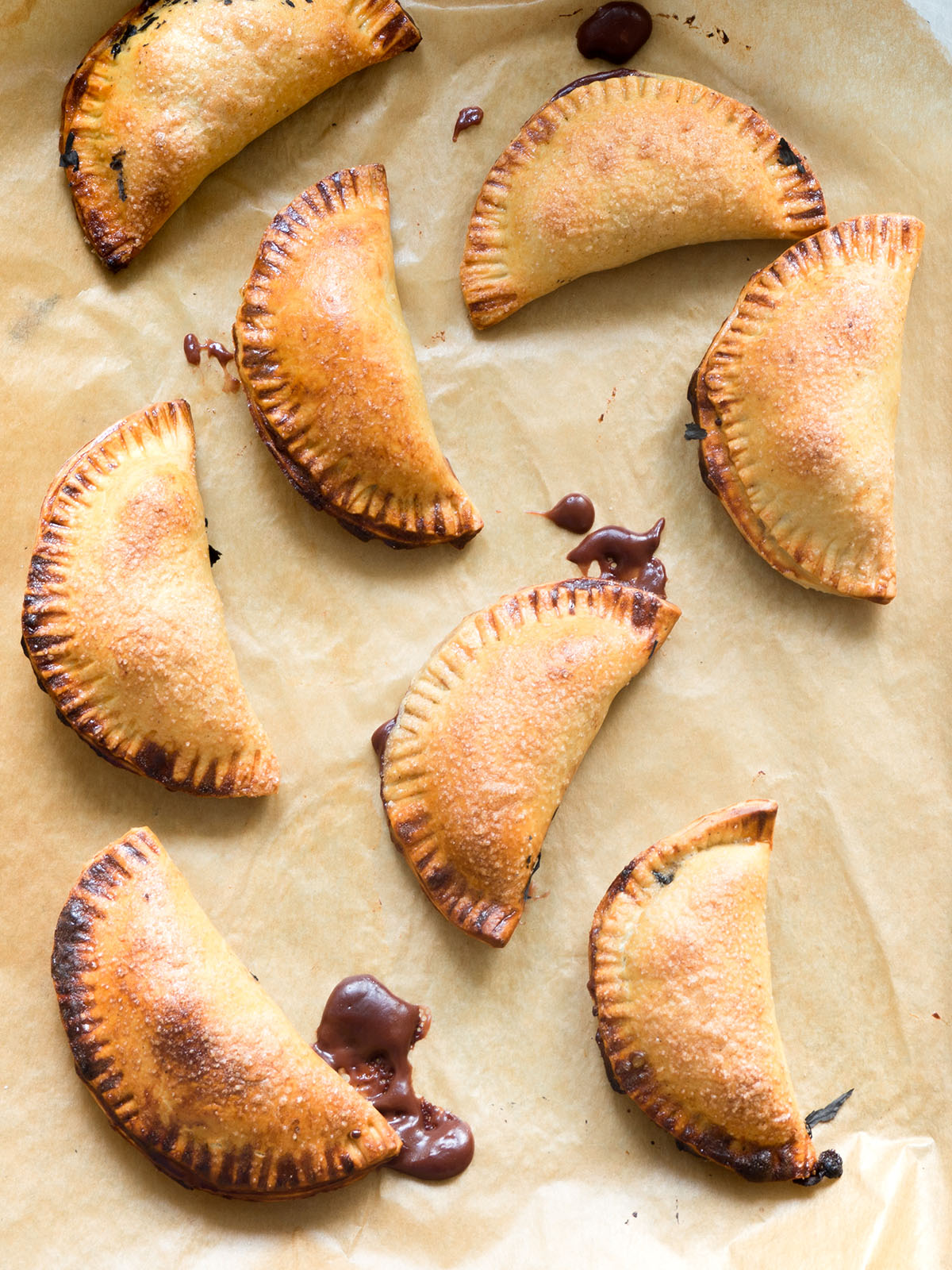 Empty the Fridge - Zoete empanandas met chocoladepudding en krieken
