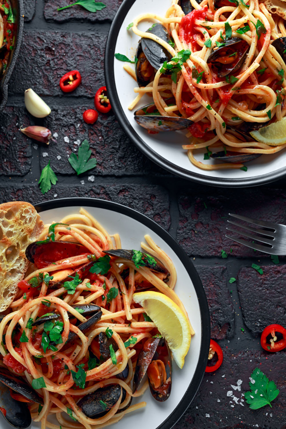 Empty the Fridge - Pasta met mosselen witte wijn en tomaten